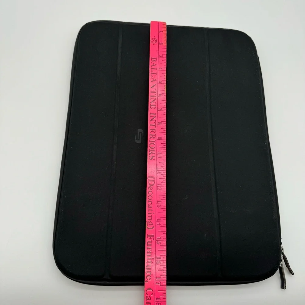 Solo New York Bond Neoprene Laptop Sleeve – Lightweight & Padded